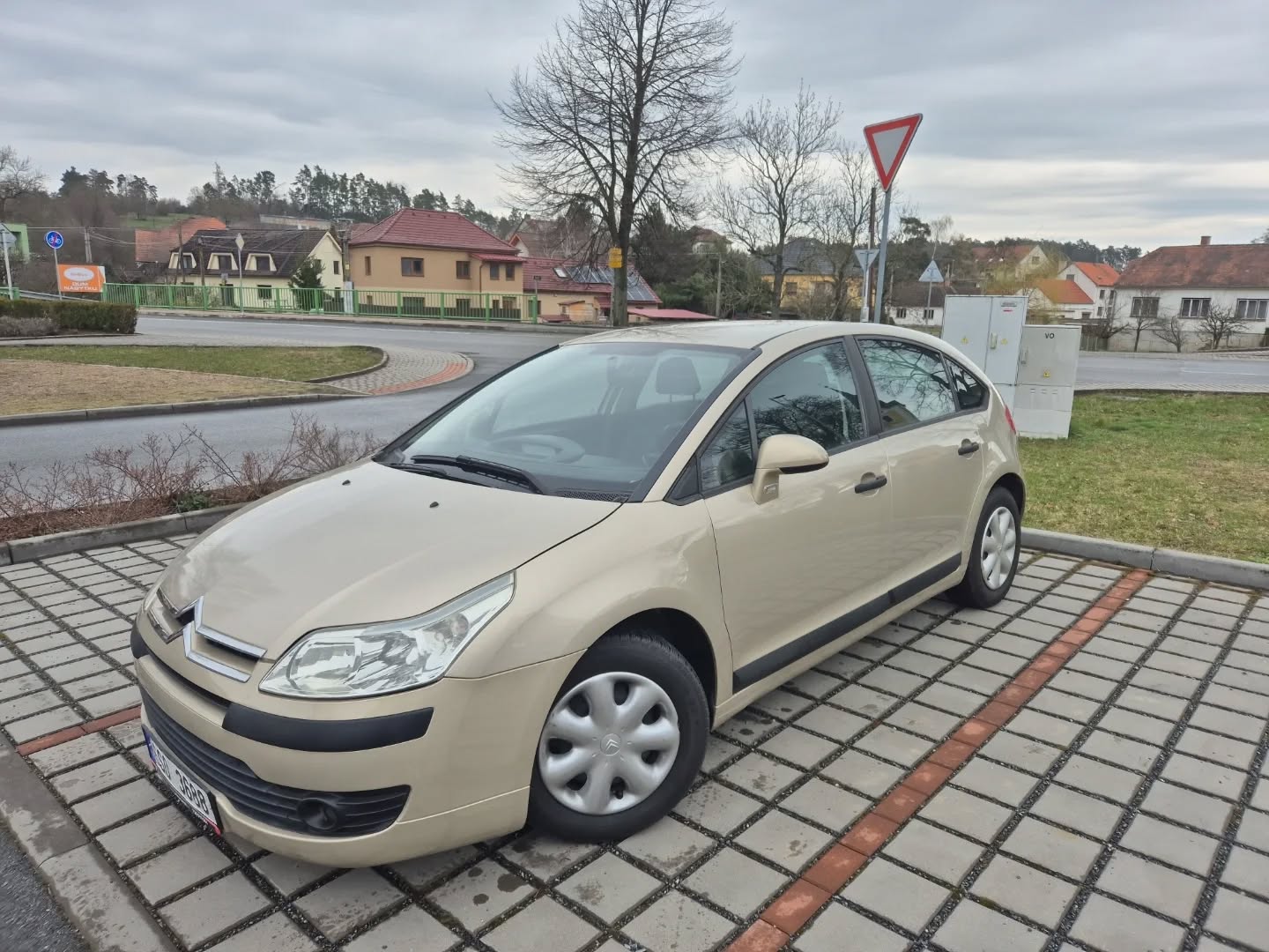 CITROËN C4 1.4 BENZÍN 5