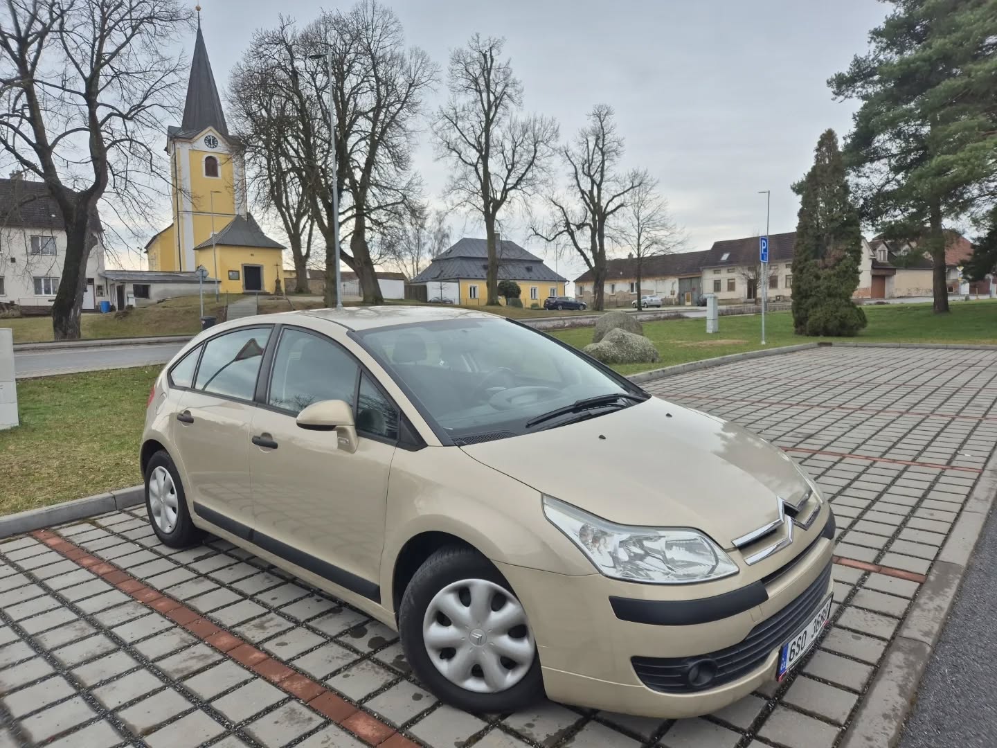 CITROËN C4 1.4 BENZÍN